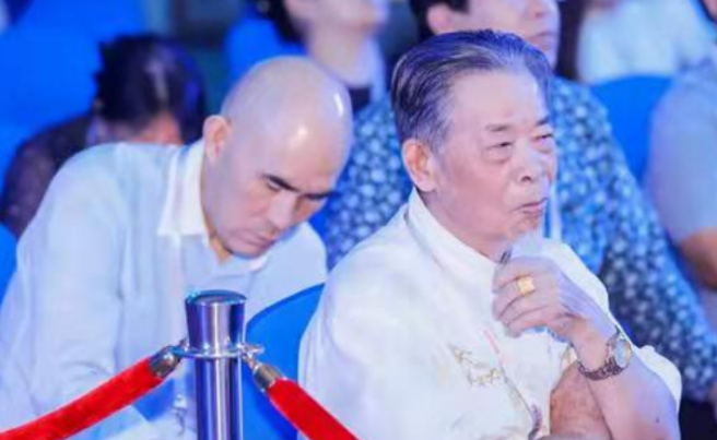 李救民（北京李锡清国际肿瘤中医医院院长）