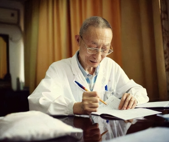 国医大师王永钧是中医和中西医结合肾病领域的杰出专家